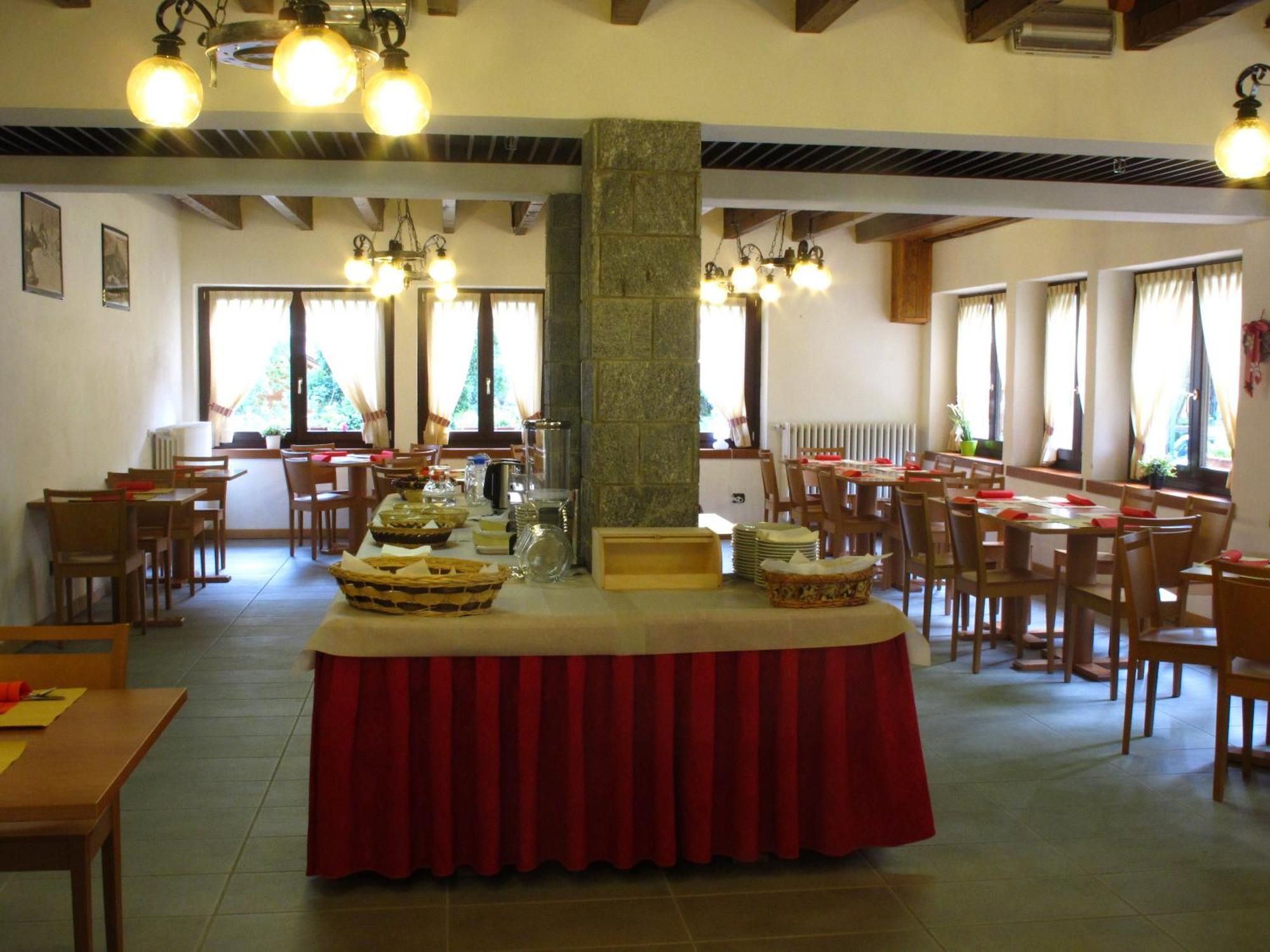Casa Alpina Don Guanella Bed & Breakfast Macugnaga Exterior photo